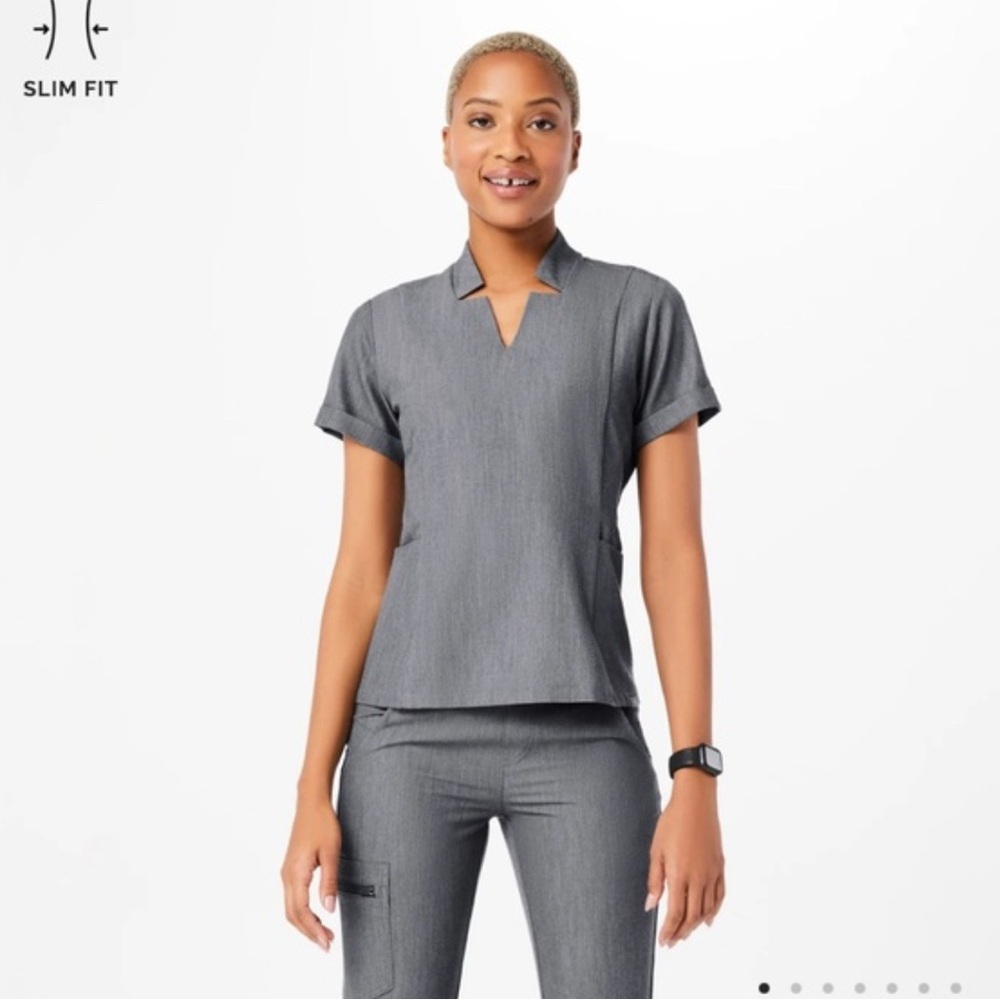 NWT Figs Scrubs Inala Slim Top W Self Collar in Graphite